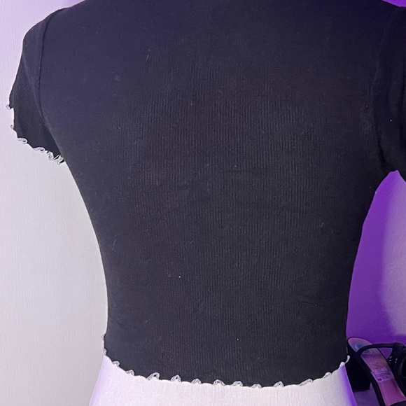 Black and white crop top - Picture 3 of 4